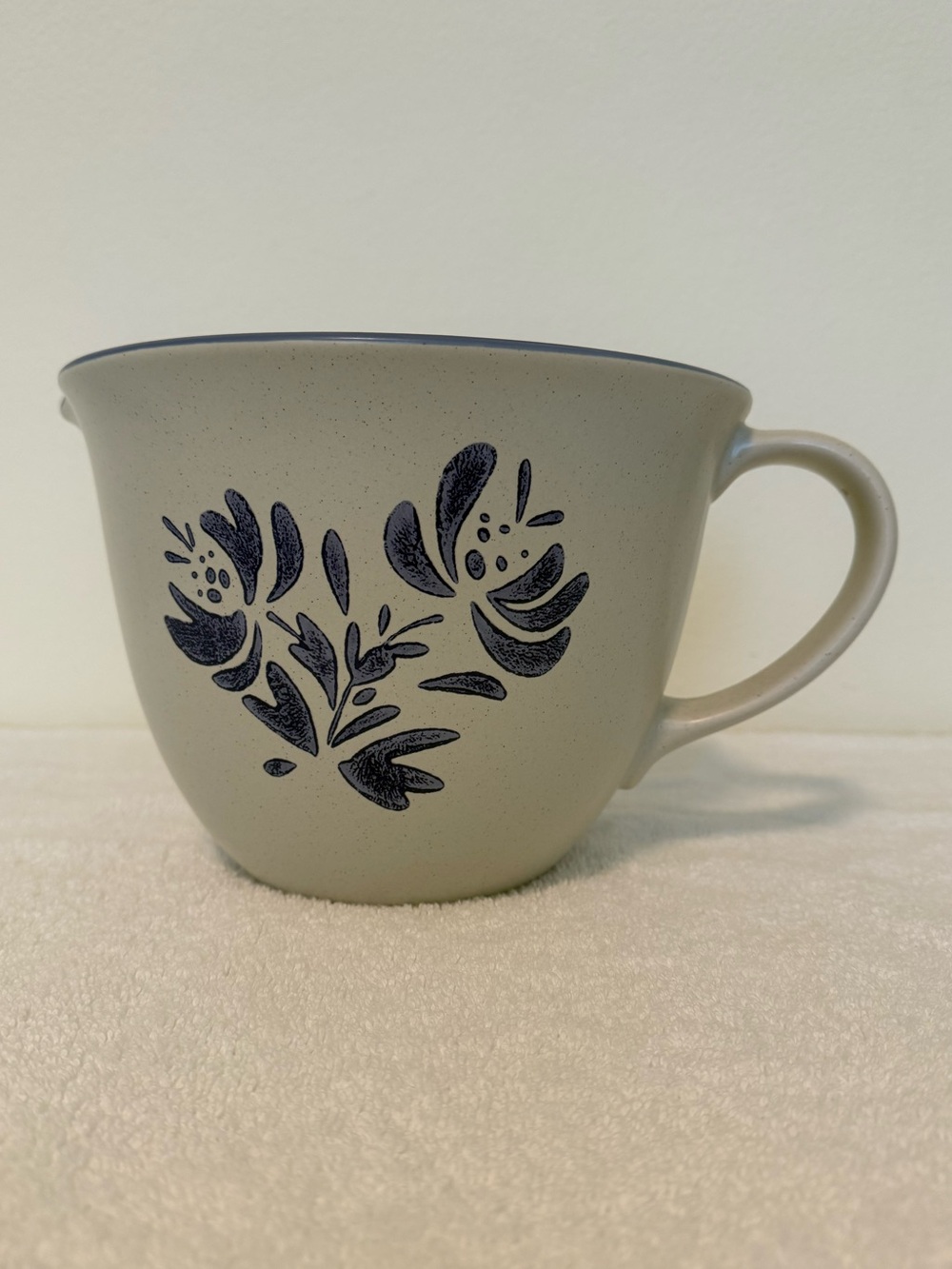 Pfaltzgraf Yorktowne Large Stoneware Batter Bowl
